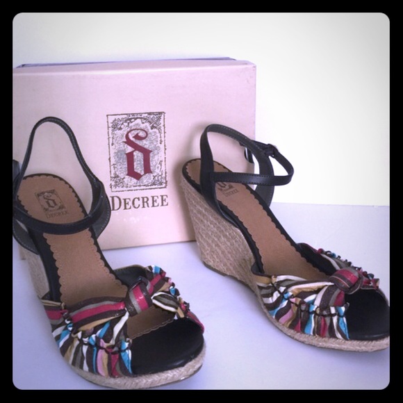 Decree Shoes - NIB DECREE CORA BROWN SIZE 9.5 WITH 4” WEDGE HEEL
